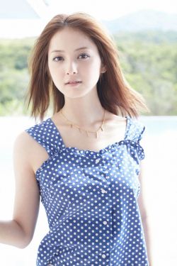 浴池里的女人